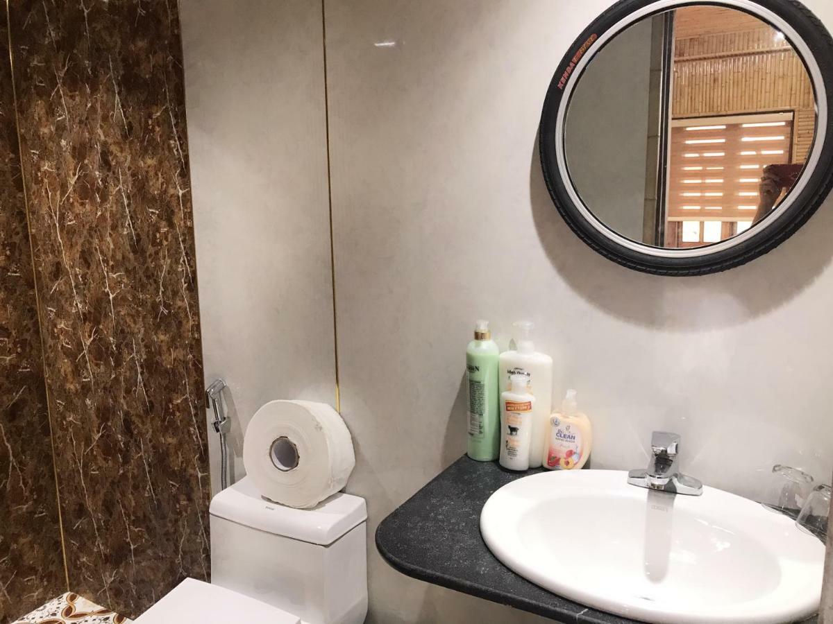 The Long Hotel Нин Бин Екстериор снимка